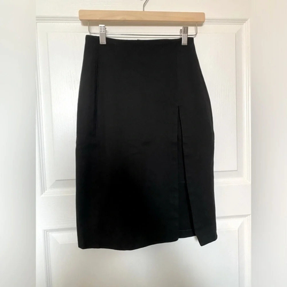 Babaton Pencil Skirt